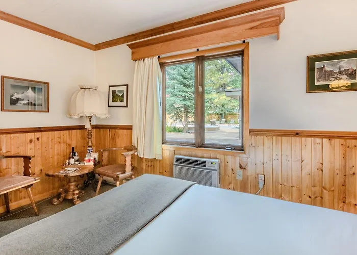 Hotel The Alpenhof 3*
